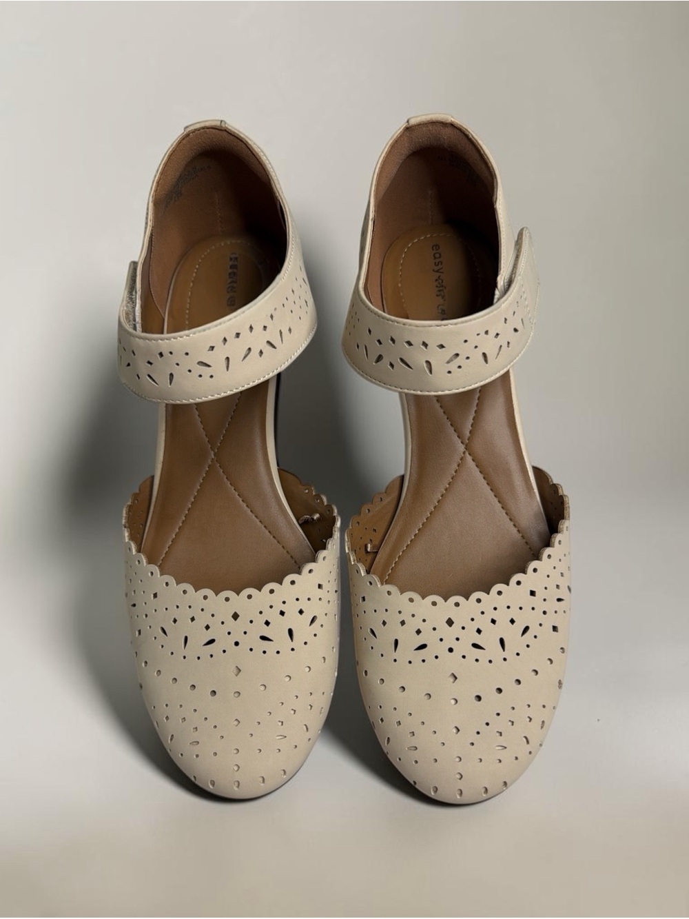 Easy Spirit Cream Slingback Heels with Brown Block Heel - Picture 5 of 5